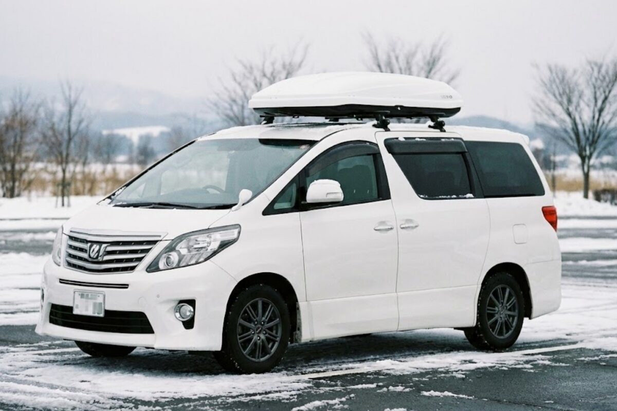 ワンボックス（アルファード）のレンタカー車両外観